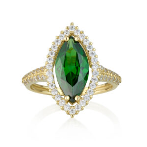 טבעת אבן חן ירוקה בחיתוך מרקיזה וזרקונים שקופים מסביב