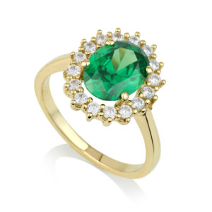 טבעת דיאנה עדינה בשיבוץ אבן ירוקה אובלית במרכז ואבני זרקון שקופות מסביב