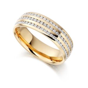 טבעת איטרניטי רחבה משובצת יהלומים מזהב צהוב